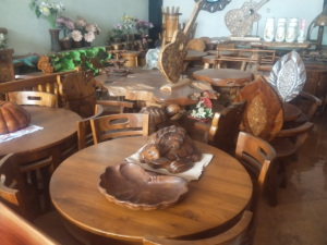 1 SET MEJA DAN KURSI MAKAN KAYU JATI