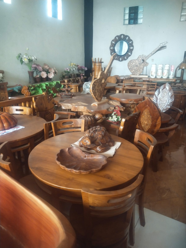1 SET MEJA DAN KURSI MAKAN KAYU JATI